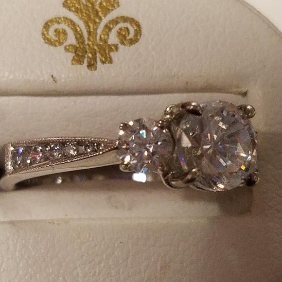 Parade 3 Stone Sterling Silver Man Made Stones - Picture 3 of 7